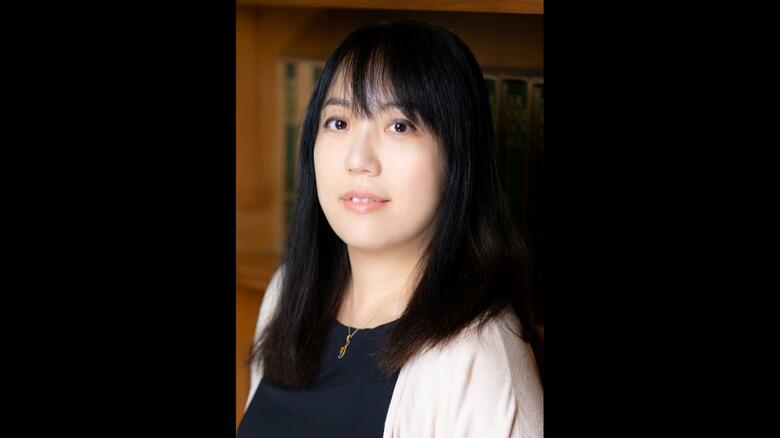 芦沢央さん（41）