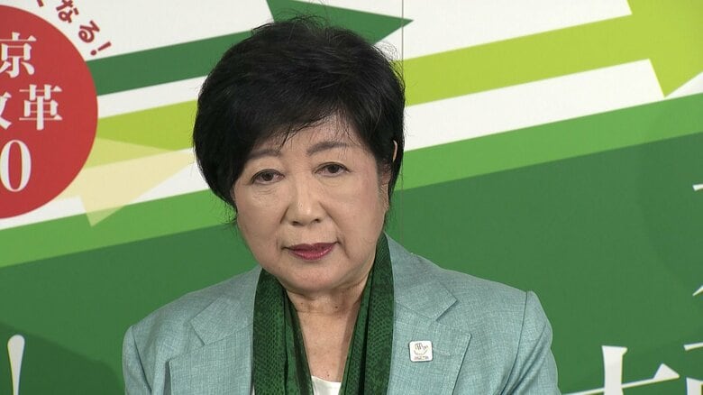 3期目当選確実を果たした小池百合子氏（7日午後8時過ぎ）