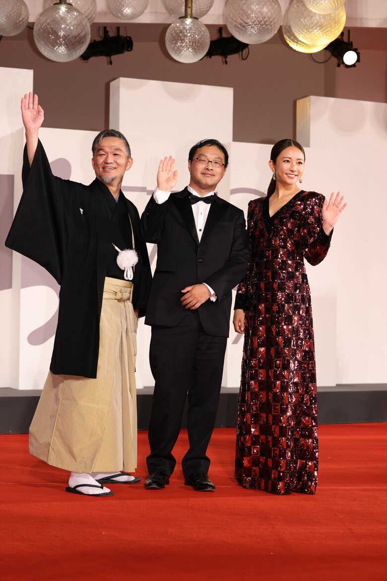 （左から）砂田アトムさん、深田晃司監督、木村文乃さん　(c) Kazuko Wakayama