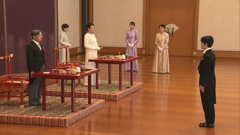 『朝見の儀』（皇居・宮殿「松の間」）