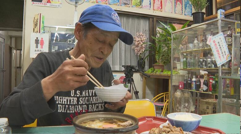 この日2度目の来店で、好物の「鍋焼きうどん」を注文
