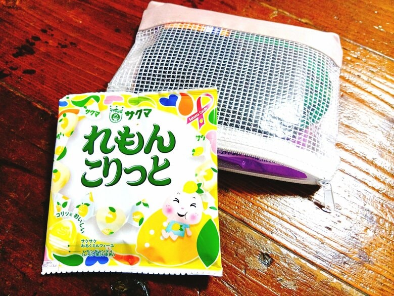 携帯用の防災食の一例