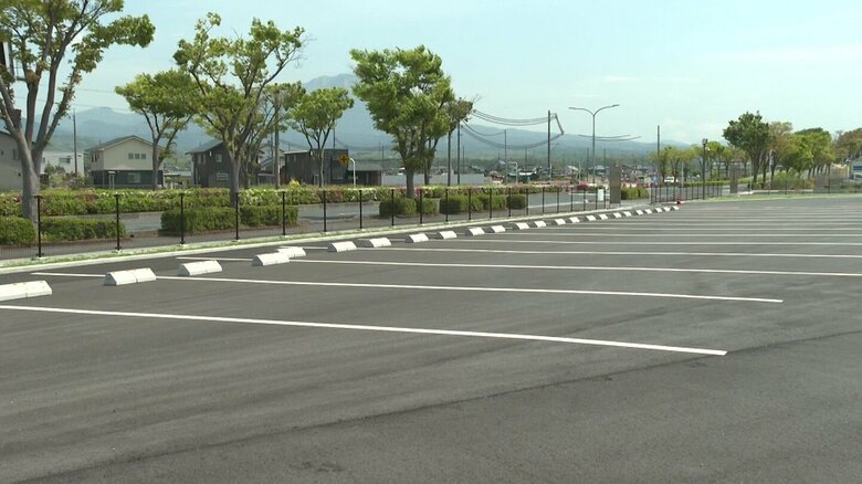 施設に整備された約60台分の大型トラック用駐車スペース