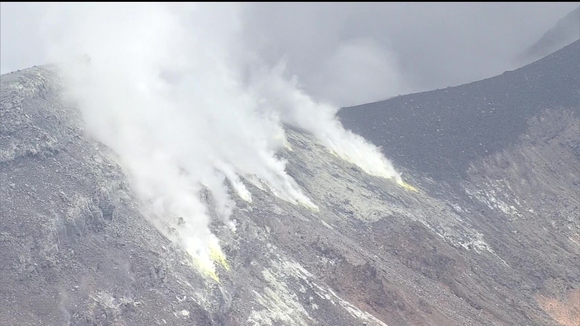 【十勝岳】火山性地震が一時増加も札幌管区気象台が引き続き警戒呼びかけ「1988年の噴火の前は大きな地震がまとまって増えた」火口から3キロの範囲では噴石など注意