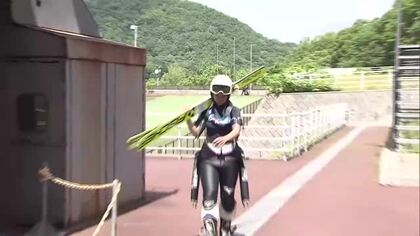 【スキージャンプ】雪印メグミルクスキー部が公開練習 ”世界で戦う基礎作り” 一戸くる実選手「沙羅さんと有希さんと同じレベルで戦っていけるように頑張りたい」