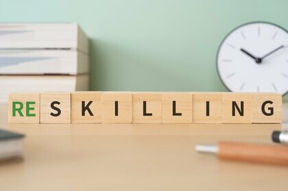 「リスキリング」の有無で転職後の年収に“140万円”の差！？どんな人が年収を上げることができるのかマイナビに聞いた