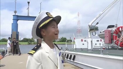 「母が流された」母のスマホで通報し救助　8歳男の子に感謝状　“救命胴衣の色”まで的確に伝える