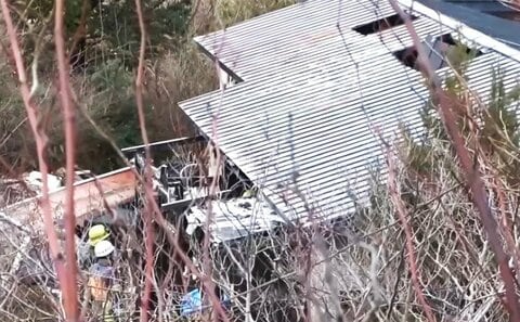 「平屋から黒煙と火が出ている」通行人から通報…住宅火災で約2時間後に消し止められるも中から“性別不明の遺体”見つかる＿『80代の住人』と連絡とれず〈北海道室蘭市〉