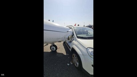イタリアの空港でプライベートジェット機と車が衝突