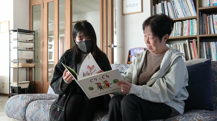 久しぶりに「ぶどうの家」を訪れた北村さん親子