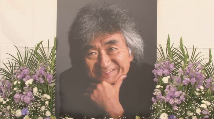 献花台の遺影