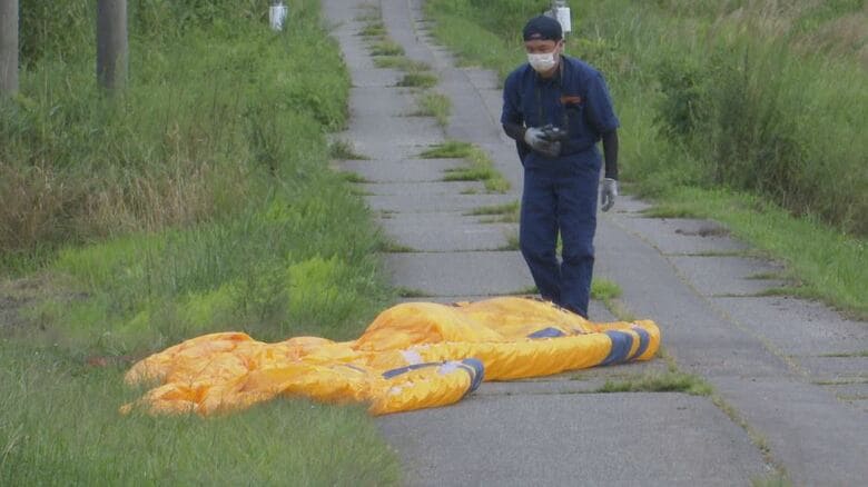パラグライダーが墜落　操縦していた静岡県の70歳男性が重傷　「飛行中、電線に引っ掛かり地面に落下した」と通報　ドクターヘリで搬送｜FNNプライムオンライン