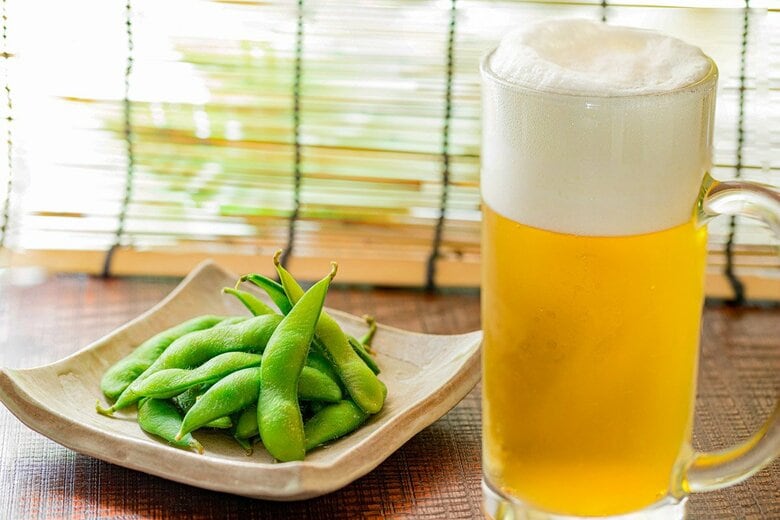飲んでいる【お酒】の種類は"61.5%"で「ビール」が1位!2位以下は何が飲まれてる?店で飲むより家で晩酌する人の方が多い模様