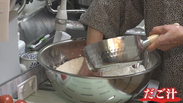 仕込みは夜更けまで続いた