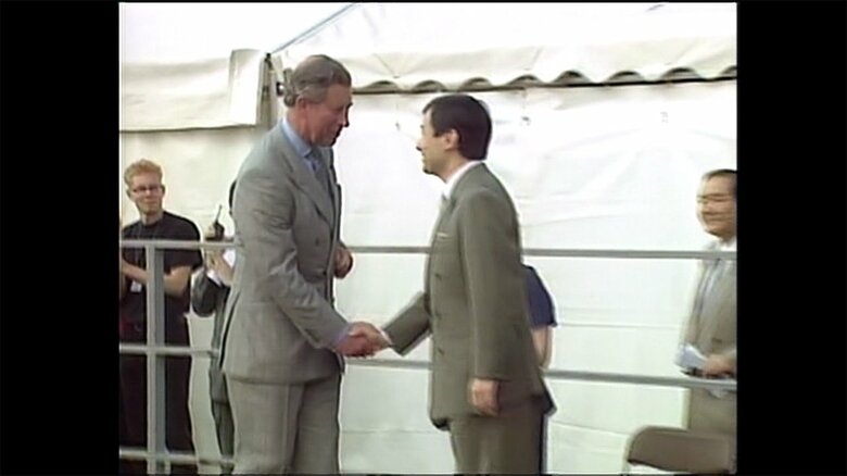 2001年、イギリスを訪問された天皇陛下とチャールズ新国王