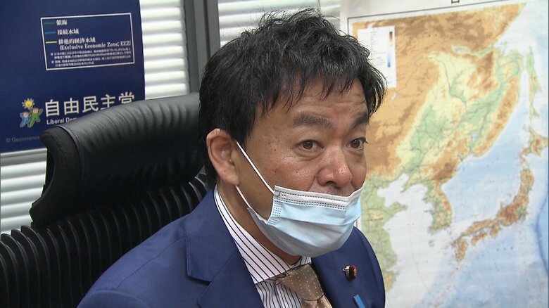 かつらを着用した堀井学衆院議員