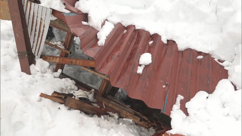 柏崎市 雪の重みで倒壊した車庫