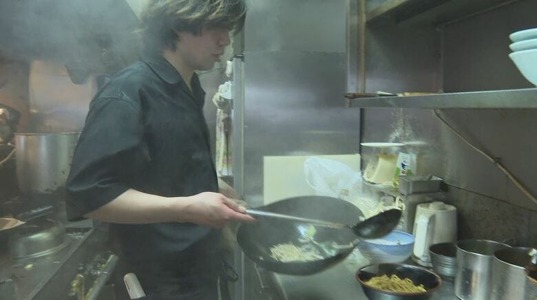 現在、店を切り盛りする河内祐貴さん（27）