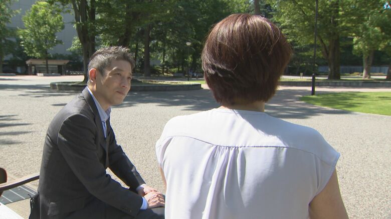 まみさん（仮名・右）