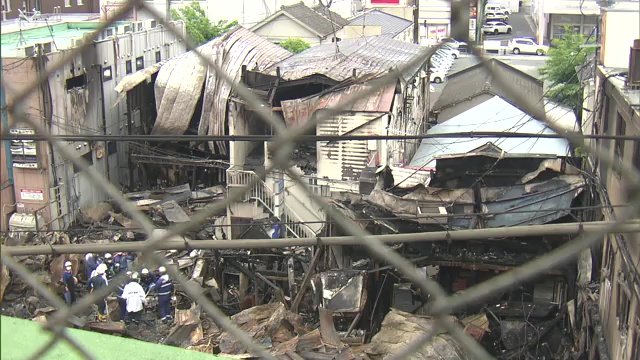 一夜明けた火災現場