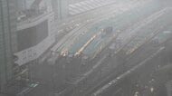 【台風25号】羽田空港発着便中心や成田空港で欠航相次ぐ　高速道路も広範囲で通行止め　鉄道も一部区間で運転見合わせ　連休中の交通混乱
