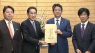 所得減世帯に20万円で調整 自己申告制の方向