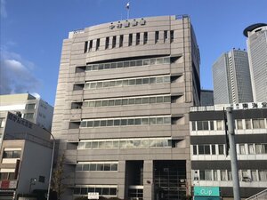 韓国民団の敷地内で不審火…建物外の雨どいと芝生燃える 付近にいた人が水をかけ消火 現場に火の気なし