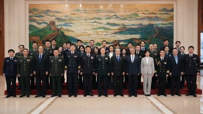 自衛隊と中国軍の中堅幹部が北京などで交流　日本は1等陸佐を団長に13人参加　2001年から相互訪問