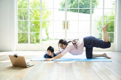 出産経験を持つ女性の6割が、出産を機にそれまでの仕事を辞めている!株式会社mamamaison & Co.が20代~50代の出産経験のある女性を対象に「妊娠中・出産後の仕事」に関する調査を実施!