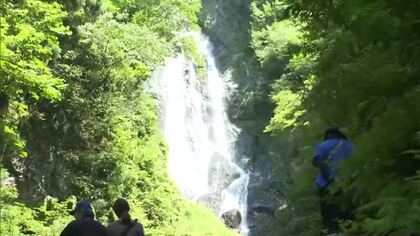 高さ約１１０メートル！真庭市「神庭の滝」は驚きの絶景　鍾乳洞「鬼の穴」の中ではひんやり感【岡山】