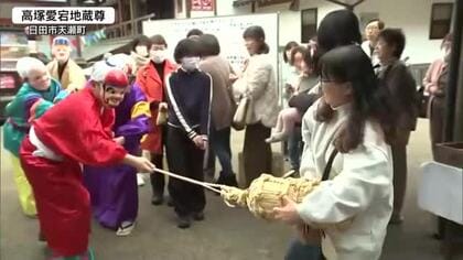 ７年ぶりに復活　七福神と「福俵引き」　高塚愛宕地蔵尊で無病息災など願う春の大祭　日田市・大分
