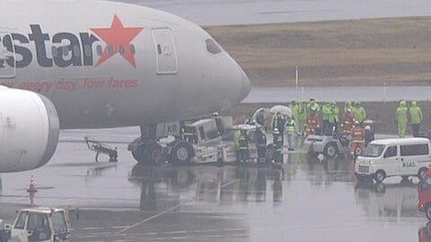 成田空港でトーイングカーから出火…ケアンズ行きのジェットスターをけん引作業中　乗客は搭乗前