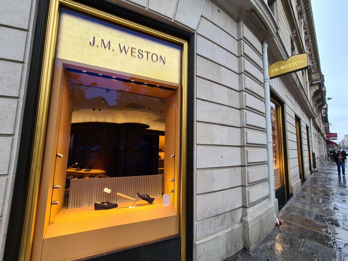 J.M.WESTON パリ=シャンゼリゼ店