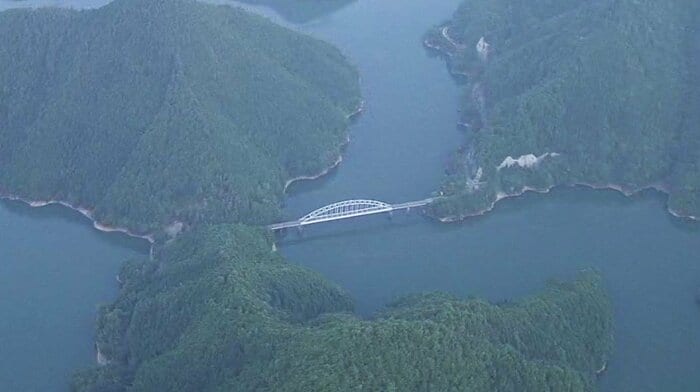 親子の遺体が見つかった貯水池 奈良・下北山村