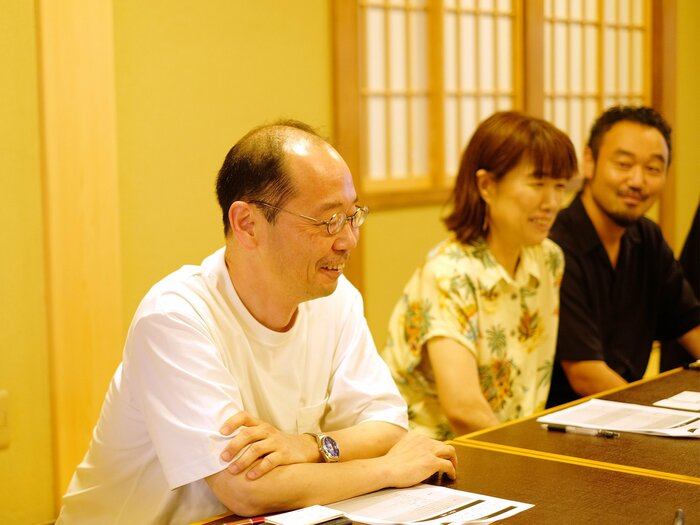 採用する言葉を決めた「いけず座談会」の様子