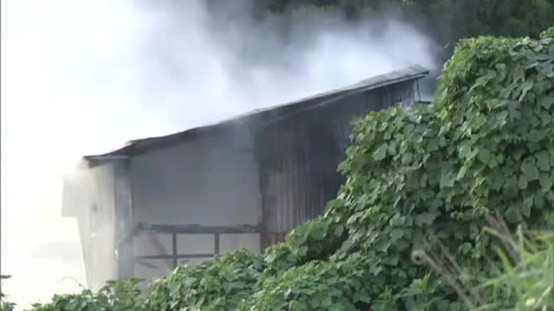 秋田市で住宅火災相次ぐ　80代女性が右腕にやけどをして病院に搬送される｜FNNプライムオンライン