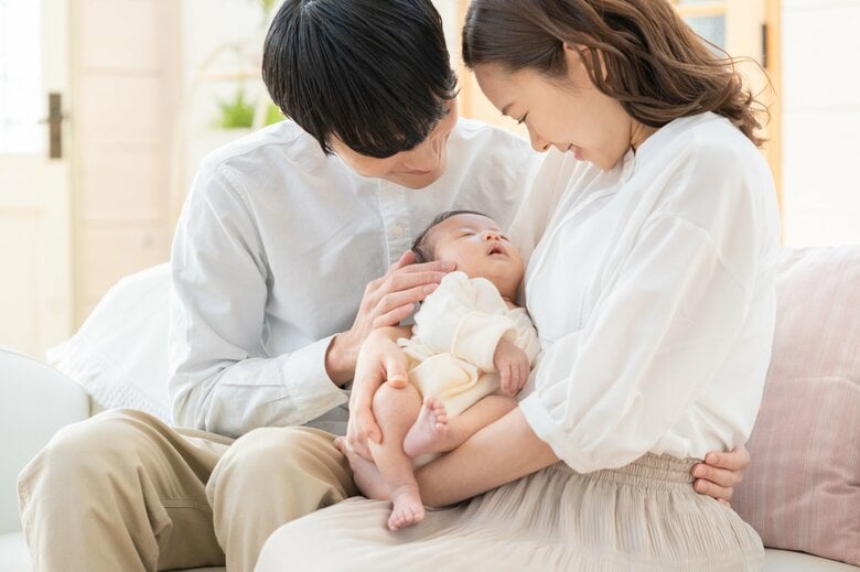 育休取得男性33.4％と増加も「復帰後の職場気まずい」が41.5％に　共働き男女の育児分担は男：女が「3：7」　明治安田生命が調査｜FNNプライムオンライン