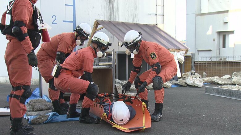 大規模災害やテロ対応の「高度救助隊」 諫早消防署に新設し発足式 専門的な資材や機材を使い救助活動｜FNNプライムオンライン