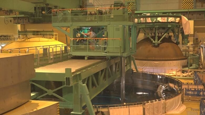 柏崎刈羽原発6号機 “燃料装荷”の作業現場を公開 6号機の再稼働準備進むも…東京電力「7号機先行の方針変わらない」新潟｜FNNプライムオンライン