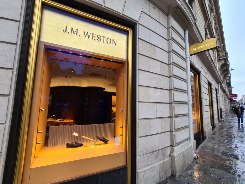 J.M.WESTON パリ=シャンゼリゼ店