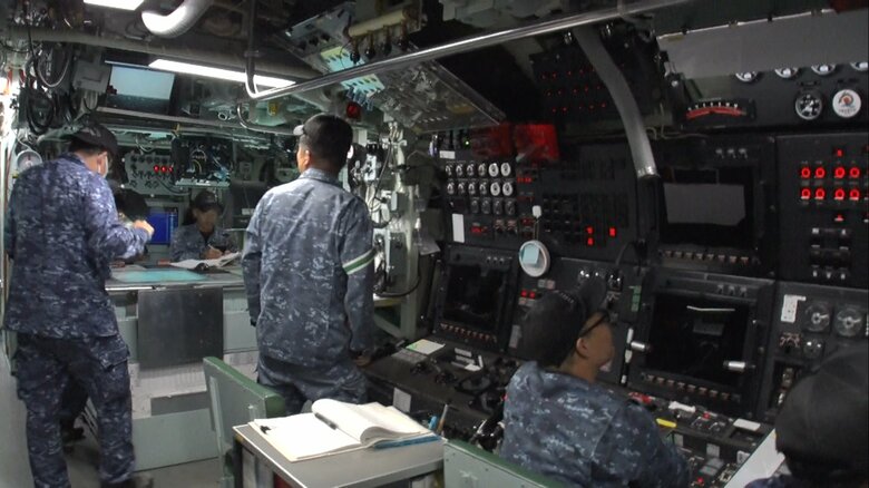 潜水艦「とうりゅう」艦内・発令所