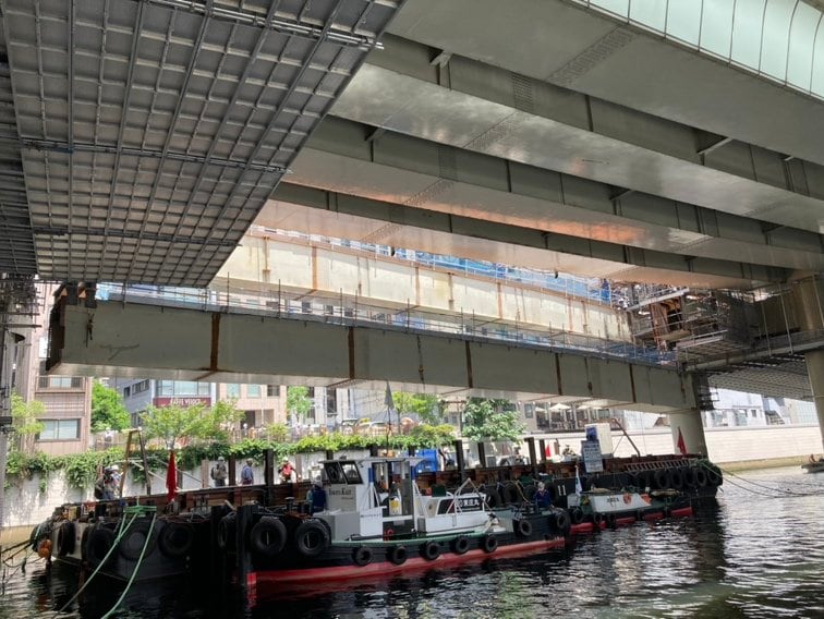 公開された橋桁撤去工事現場の様子