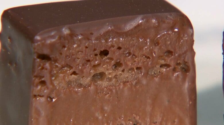 何層にもチョコが重なっている