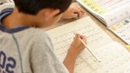 12歳までは身体を使って学ぶことが大事。人工知能研究の第一人者・黒川伊保子さんが13歳未満のAI利用に慎重な理由