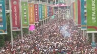 サッカー欧州選手権決勝 6万人以上がマスクなしでスタジアムに