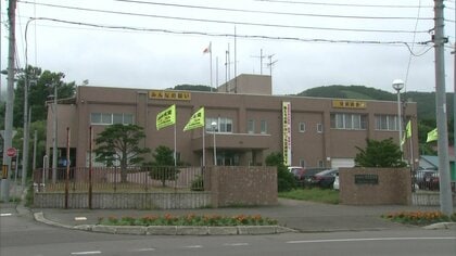 【速報】軽トラの荷台から40代男性が転落…頭を強く打ち”心肺停止”の状態で病院に搬送＿漁港で作業後に国道を走行か