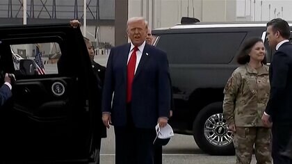 イランへの軍事攻撃から1週間　トランプ大統領 空軍基地を訪れ軍事作戦で死亡した兵士の遺体を出迎える　終結の見通したたず