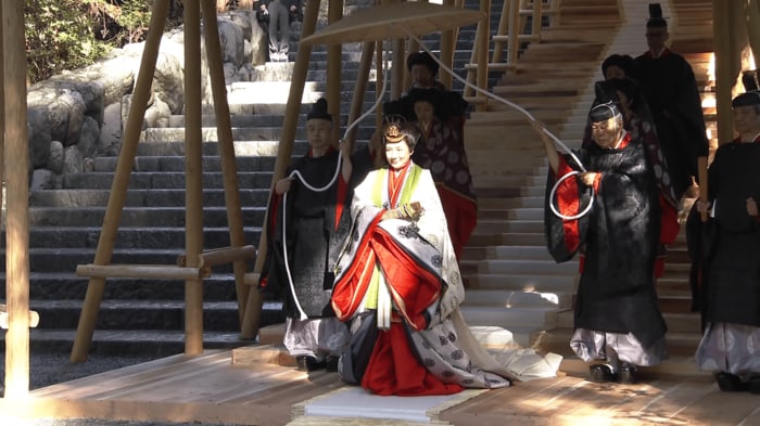令和元年(2019年)11月 即位を報告される天皇皇后両陛下