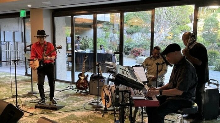 Japan & Black L.A. Initiativeが開催したレセプションで日本人とアフリカ系アメリカ人のジャズグループが演奏