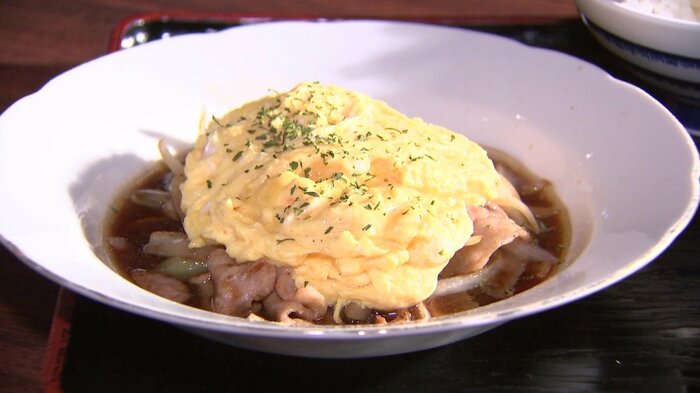 粟飯原選手おすすめの「オム豚定食」